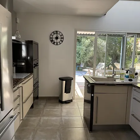 Sete, Belle Avec Piscine !